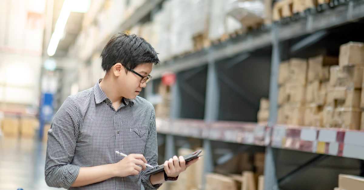 AI-Powered Fake Documents: Growing Threats and The Role of Digital Signatures and Seals